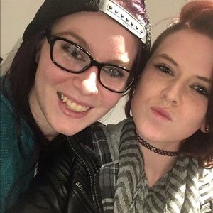 Meet your Posher, Caitlin